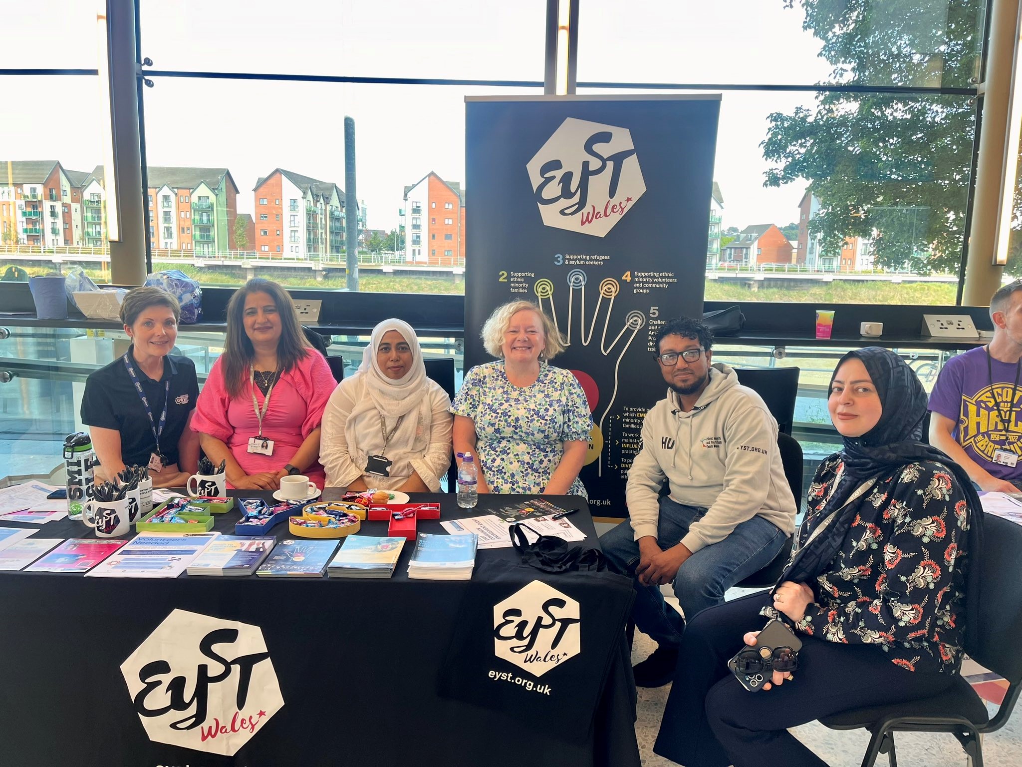 Jane Mudd with community members