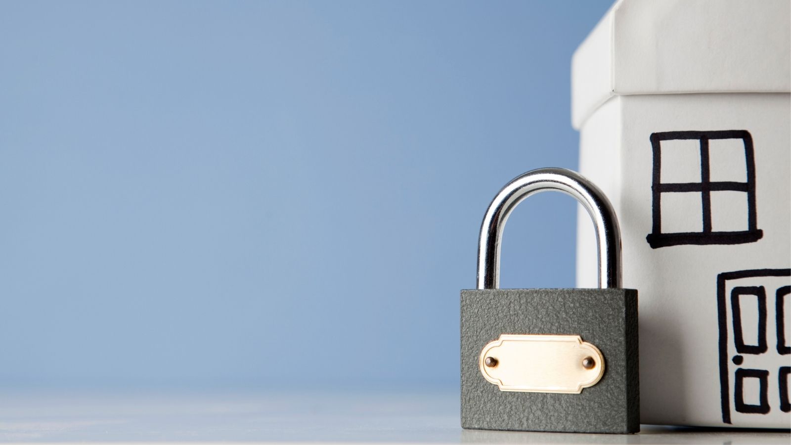 clo clap y tu allan i'r tŷ