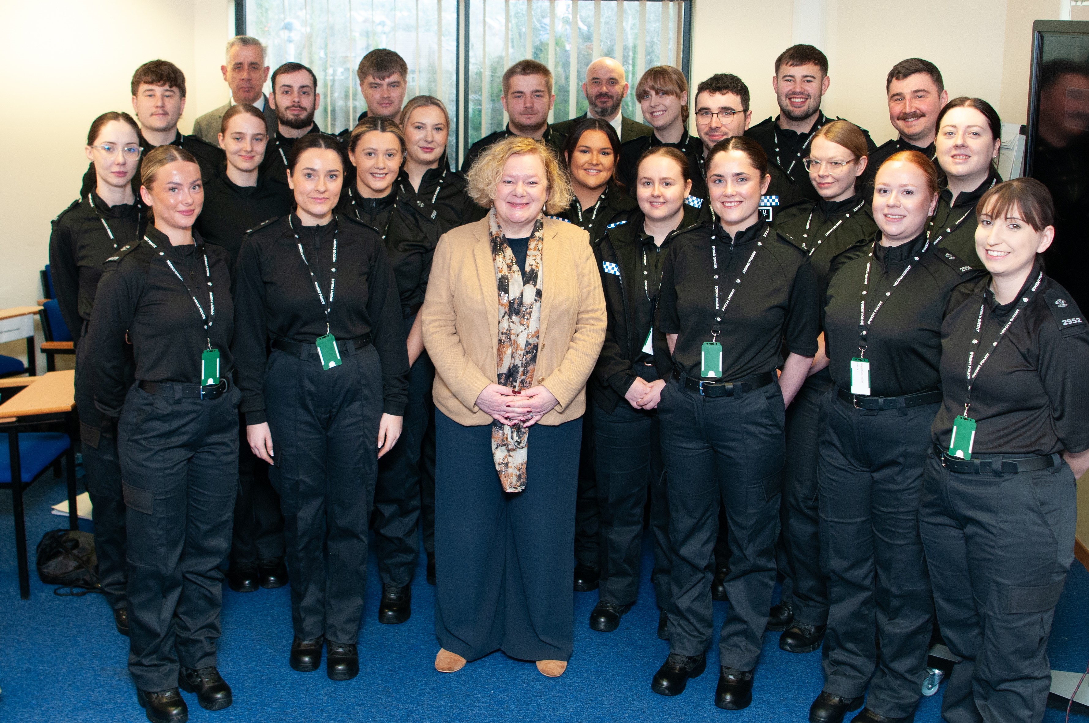 Jane Mudd gyda Heddlu Gwent yn recriwtio