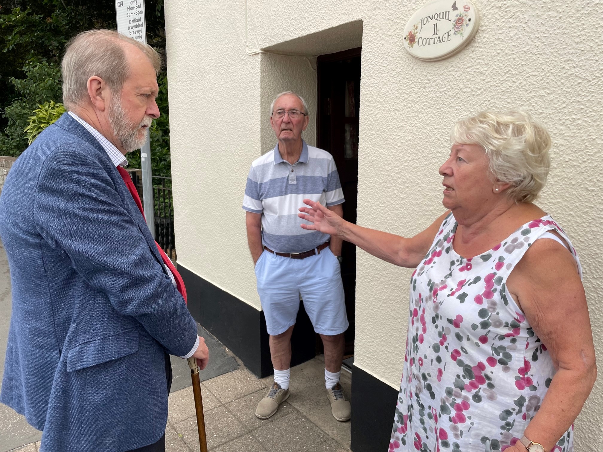 Jeff Cuthbert talking to residents in Caerleon